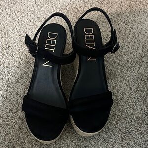 DELTAN Women's Elegant Black Sandals